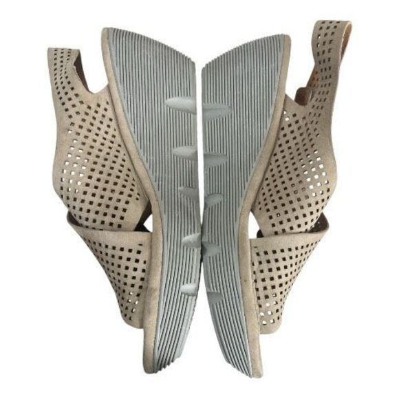 Clarks Clarene Award Women Brown Laser Cut Sling Back Wedge Sandals Size 9M - Picture 4 of 12